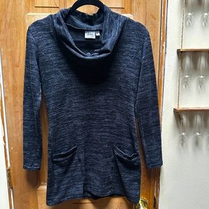 Hubris heather grey, fitted, light sweater with cowl